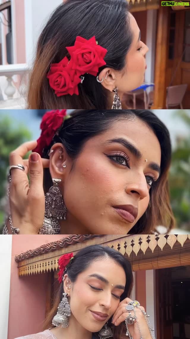 Shubhi Bharal - 3 Likes - ✨ सारी season, part-3. The saree's fabric was so good and the subtle shine is perfect for the upcoming wedding season. Plus it's a ready-to-wear saree. 🤌🏼
Comment for the link💯
#shubhibharal #thattrendstalker #saree #readytowear #predraped