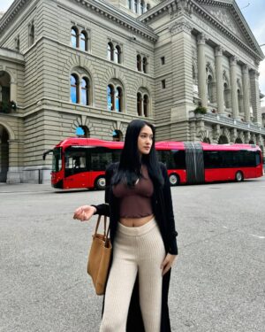 Shwe Eain Si Instagram - Bern မြို့ကြီးကိုလွမ်းလို့ 
Switzerland ထပ်သွားချင်သေးတယ်ကွာ မဝသေးဘူး 🫢🙈💋
