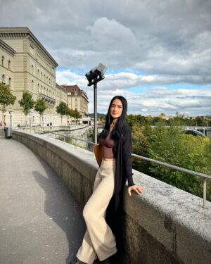 Shwe Eain Si Instagram - Bern မြို့ကြီးကိုလွမ်းလို့ 
Switzerland ထပ်သွားချင်သေးတယ်ကွာ မဝသေးဘူး 🫢🙈💋
