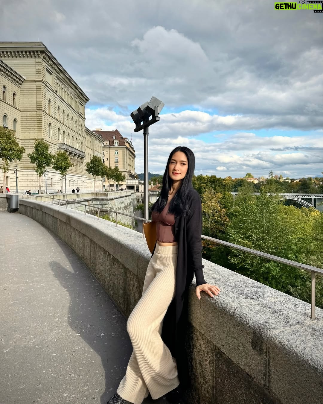 Shwe Eain Si - 612 Likes - Bern မြို့ကြီးကိုလွမ်းလို့ 
Switzerland ထပ်သွားချင်သေးတယ်ကွာ မဝသေးဘူး 🫢🙈💋