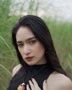 Actress Shwe Eain Si HD Photos and Wallpapers July 2025
