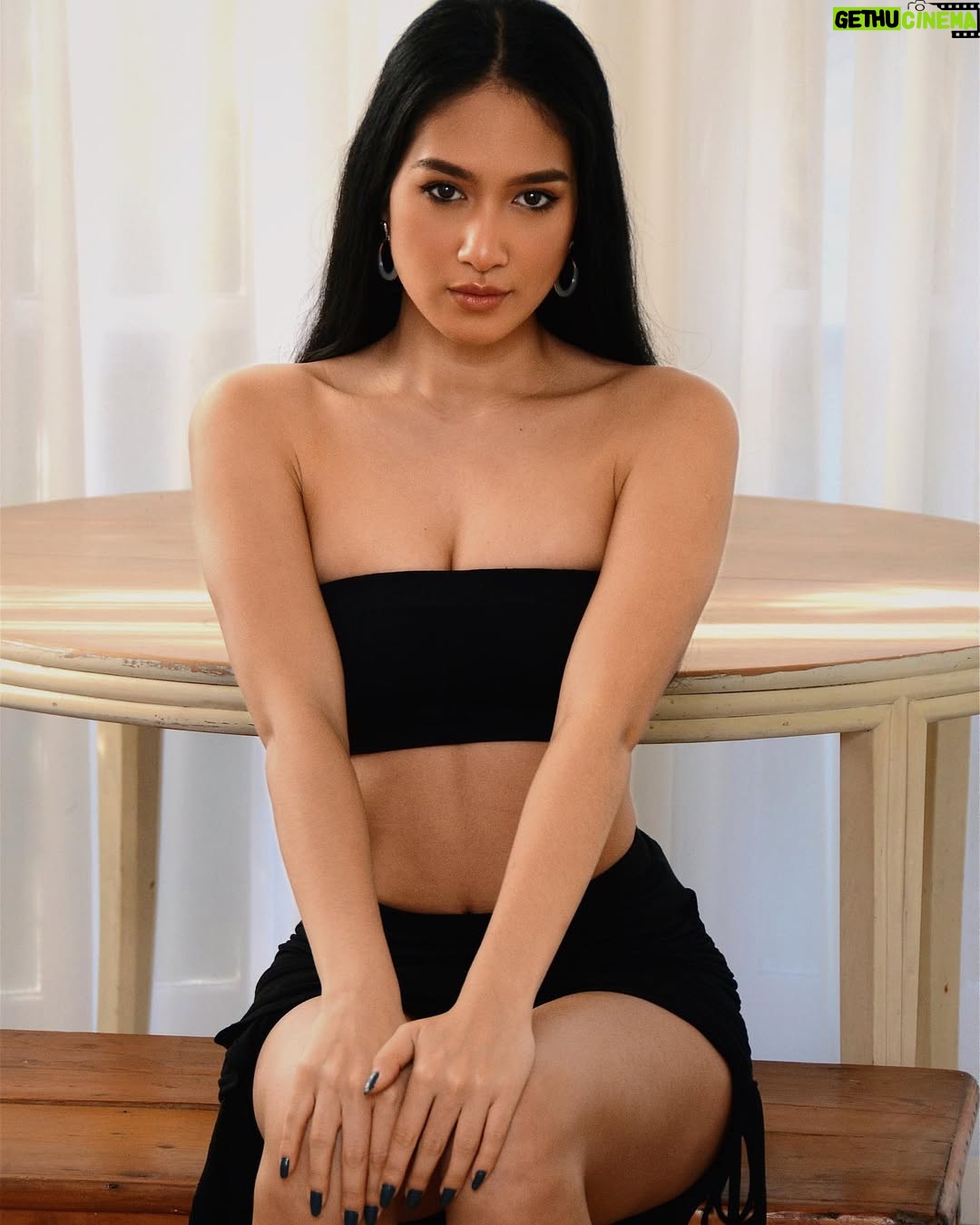 Shwe Eain Si - 17.1K Likes - A rare breed