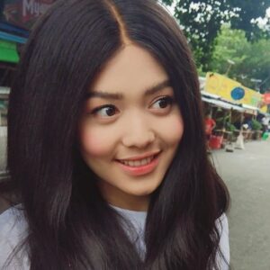 Shwe Hmone Yati Instagram - š¤·š»āāļøconfidence ā¤ļø#ijustwanttobehappy #coco#lovely