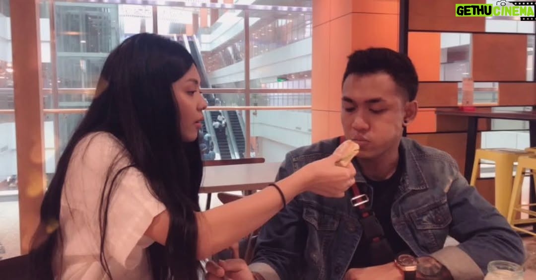 Shwe Hmone Yati - 9.3K Likes - Lunch 🥗 time 🤣🤣#coco