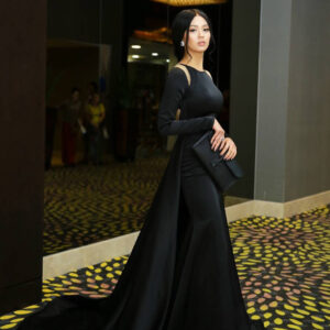 Shwe Hmone Yati Instagram - I’m your queen #someone
