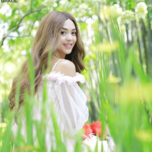Shwe Hmone Yati Instagram - Falling in love with you #someone #missyou #