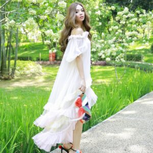 Shwe Hmone Yati Instagram - Falling in love with you #someone #missyou #