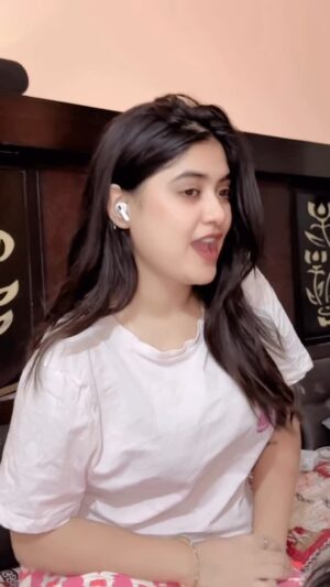Shweta Jha Instagram - 💕 बथता हल्के हल्के 🔥 @khushi_kakkar__singer__01 जी का बवाल सॉंग ONLY ON @araddhya_musiczone
@surajsingh_writer
@music_nkverma
@riyaprajapati__777
@shivanyadav_sk96
Manage By :- @suryaproductionhouse_
#trend #viralsong #khushikakkar