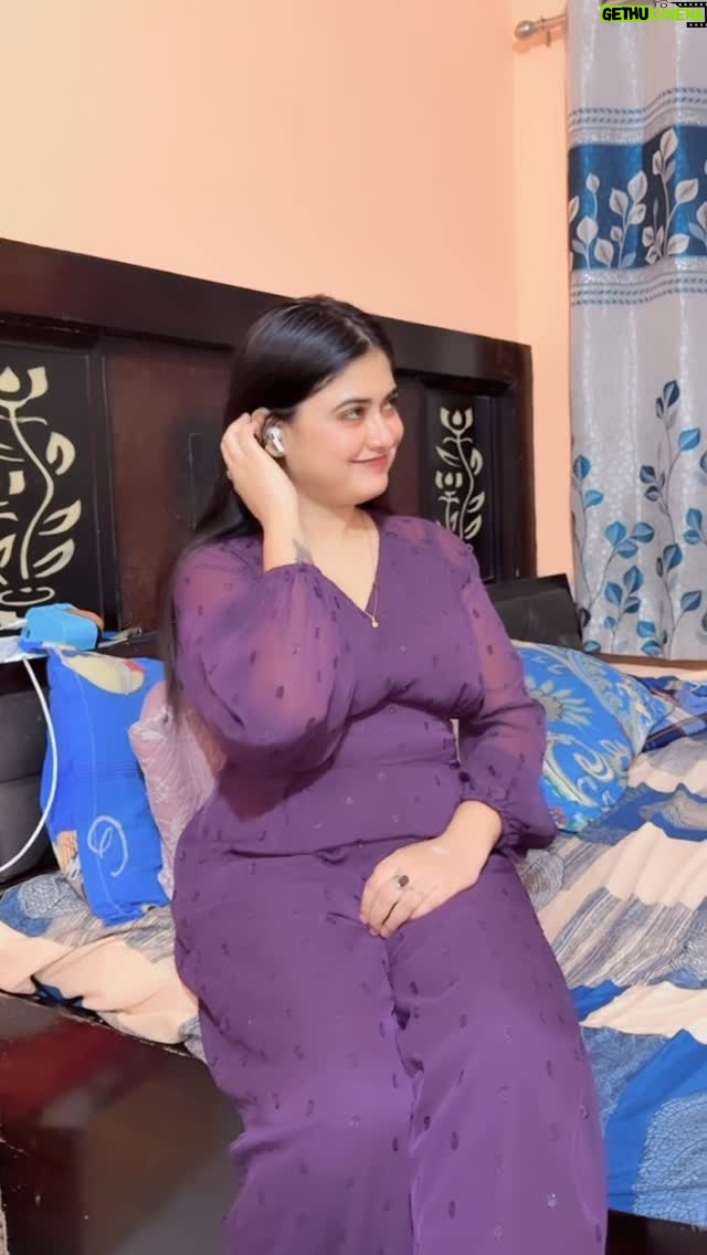 Shweta Jha - 20.6K Likes - 🧿💄बुलू बुलू💄🧿 @khushi_kakkar__singer__01 
#superhit #song 
ONLY ON  @boka.music 🖥️ 
@muskankhan_ll 
@bapan_das1996 
PRODUCED BY @krishnabedardi119 

MANAGED  BY @suryaproductionhouse_