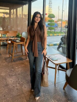 Shweta Singh Instagram - 🤎👜🍫🦂
.
.
.
#instamood
