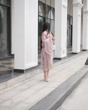 Shweta Singh Instagram - 🤍✨
.
.
.
#instagram #instastyle #style #suit #photoftheday #photoshoot #insta #like #explore #explorepage #photoshoot #photo #fashionista #fashiongram #trend