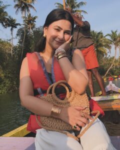 Actress Shweta Singh HD Photos and Wallpapers April 2025