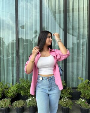 Shweta Singh Instagram - 🎀🤍✨