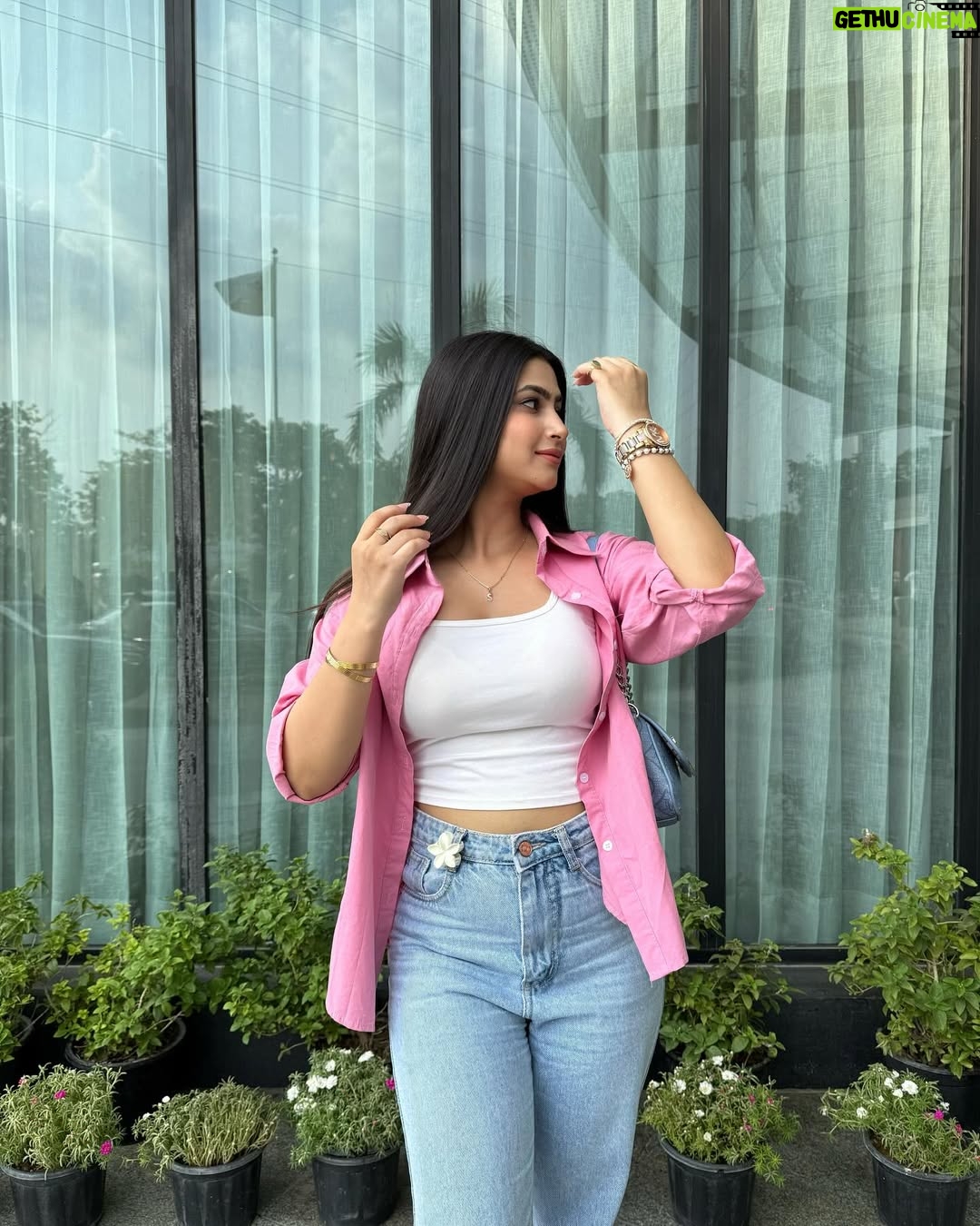 Shweta Singh - 34.1K Likes - 🎀🤍✨