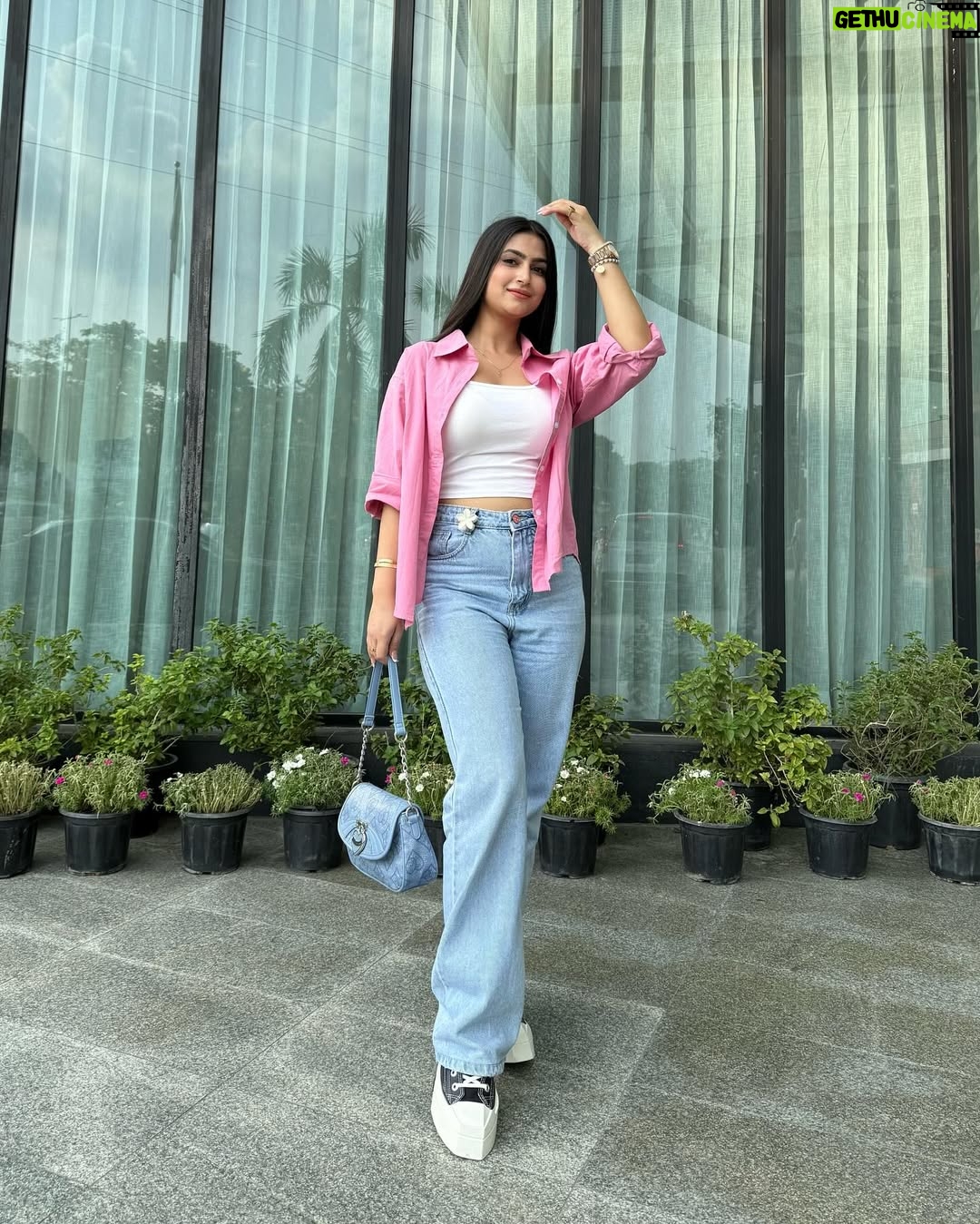 Shweta Singh - 34.1K Likes - 🎀🤍✨