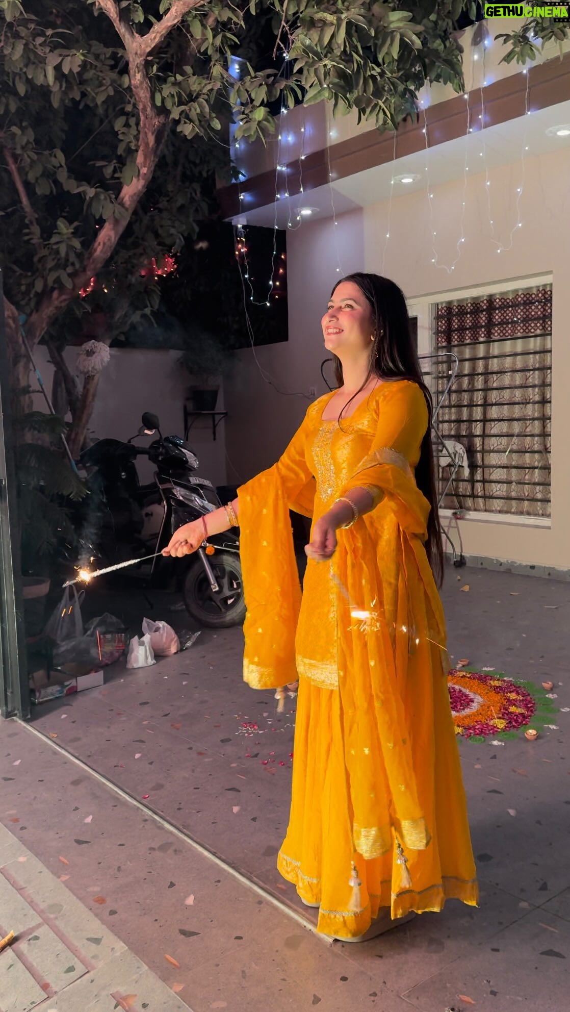 Shweta Singh - 29.9K Likes - Har Raat Diwali Hongiyaan✨🪔🧨💕 

#diwali #instagood #foryou #explore