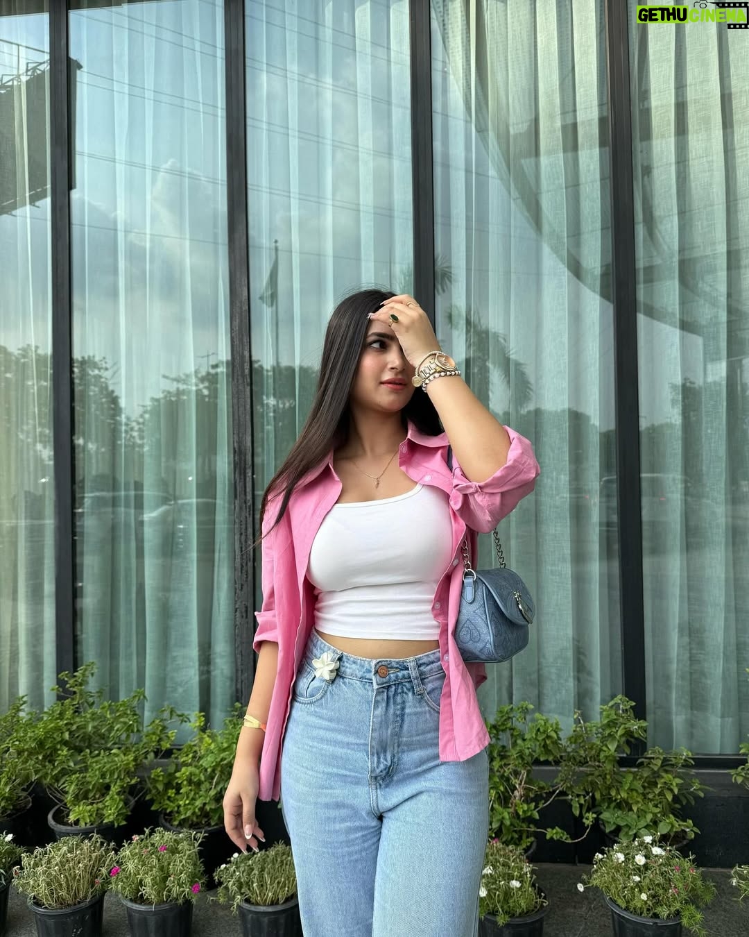 Shweta Singh - 34.1K Likes - 🎀🤍✨
