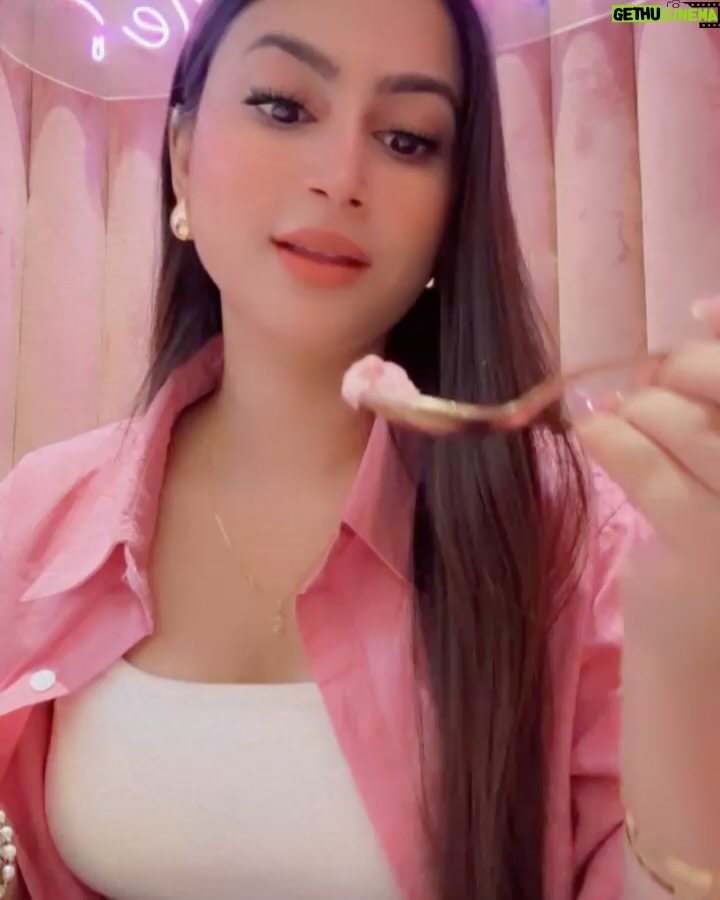 Shweta Singh - 34.1K Likes - 🎀🤍✨