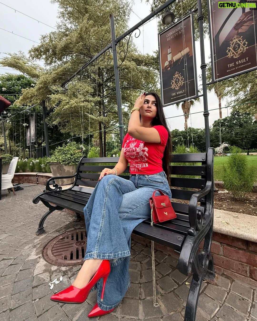 Shweta Singh - 17.7K Likes - Not Like You👠❤️‍🔥 
.
.
.
#instagram