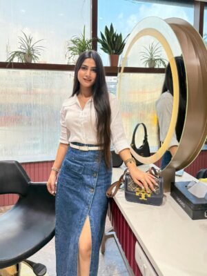 Shweta Singh Instagram - 🦢🤍✨