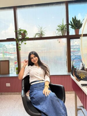 Shweta Singh Instagram - 🦢🤍✨
