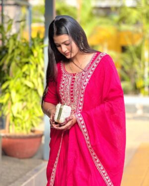 Siddhi Jambhale Instagram - Jadumantarr,तुझा swag og….og!! 💕😎
.
.
.
.
.
#starfam❤️ #photooftheday #photography #brightlight #traditional #style #lifestyle #fashion #fashionstyle #love #smile #beauty #beautiful #cute #pretty #positivity #vibes #hairgoals #instagood #instagram #mumbai #nashik