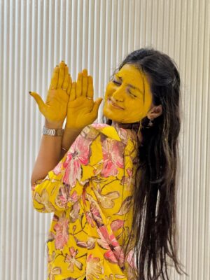 Siddhi Jambhale Instagram - Love’s golden touch💛(Don’t miss the last two photos)😂
#starfam❤️ #haldi #shadi #weddingseason #photooftheday #photography #style #lifestyle #fashion #fashionstyle #love #smile #positivity #vibes #instagood #instagram #mumbai