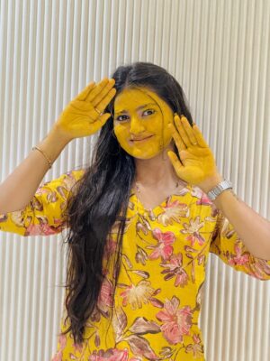 Siddhi Jambhale Instagram - Love’s golden touch💛(Don’t miss the last two photos)😂
#starfam❤️ #haldi #shadi #weddingseason #photooftheday #photography #style #lifestyle #fashion #fashionstyle #love #smile #positivity #vibes #instagood #instagram #mumbai