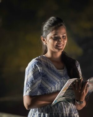 Siddhi Jambhale Instagram - कुणी भेटला माझा मला !🤍🫵🏻🥹
.
.
.
.
.
#starfam❤️ #shoot #song #candid #photooftheday #photography #brightlight #spark #style #lifestyle #fashion #fashionstyle #love #smile #beauty #beautiful #cute #pretty #positivity #vibes #instagood #instagram