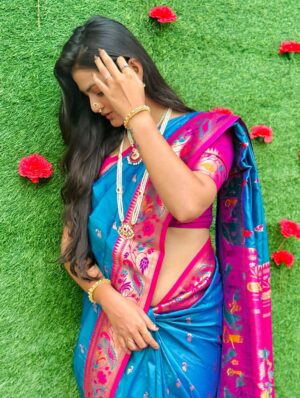 Siddhi Jambhale Instagram - सुर सनईच राया सजल !💕✨
#starfam❤️ #marathi #saree #traditional #smile #wedding #beautiful #maharashtra #hairgoals #instagood #instagram