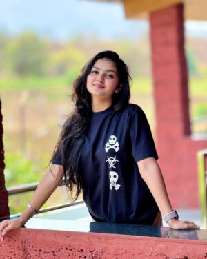 Siddhi Jambhale Instagram - Call me toxic but at least I’m not double faced🖤😮💨
Location:- @arya_arush_resort_farmhouse
#starfam❤️ #vacation #resort #summer #pool #vibes #sunnydays #lifestyle #cute #fashion #postive #explorepage #foryou #instagram