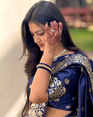 Siddhi Jambhale Instagram - सजले तुझ्यासाठीच मी🥺🌎✨
.
.
.
Saree from :- @tanishkweddingsaree
.
.
#starfam❤️ #photography #traditional #lifestyle #fashion #fashionstyle #love #smile #beauty #beautiful #hairgoals #instagood #instagram #mumbai #nashik #viralpost