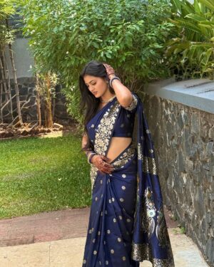 Siddhi Jambhale Instagram - सजले तुझ्यासाठीच मी🥺🌎✨
.
.
.
Saree from :- @tanishkweddingsaree
.
.
#starfam❤️ #photography #traditional #lifestyle #fashion #fashionstyle #love #smile #beauty #beautiful #hairgoals #instagood #instagram #mumbai #nashik #viralpost
