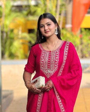 Siddhi Jambhale Instagram - Jadumantarr,तुझा swag og….og!! 💕😎
.
.
.
.
.
#starfam❤️ #photooftheday #photography #brightlight #traditional #style #lifestyle #fashion #fashionstyle #love #smile #beauty #beautiful #cute #pretty #positivity #vibes #hairgoals #instagood #instagram #mumbai #nashik