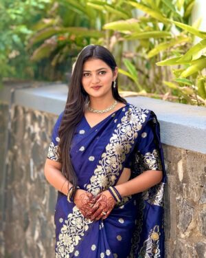 Siddhi Jambhale Instagram - सजले तुझ्यासाठीच मी🥺🌎✨
.
.
.
Saree from :- @tanishkweddingsaree
.
.
#starfam❤️ #photography #traditional #lifestyle #fashion #fashionstyle #love #smile #beauty #beautiful #hairgoals #instagood #instagram #mumbai #nashik #viralpost