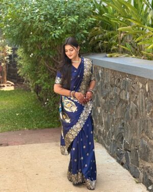 Siddhi Jambhale Instagram - सजले तुझ्यासाठीच मी🥺🌎✨
.
.
.
Saree from :- @tanishkweddingsaree
.
.
#starfam❤️ #photography #traditional #lifestyle #fashion #fashionstyle #love #smile #beauty #beautiful #hairgoals #instagood #instagram #mumbai #nashik #viralpost