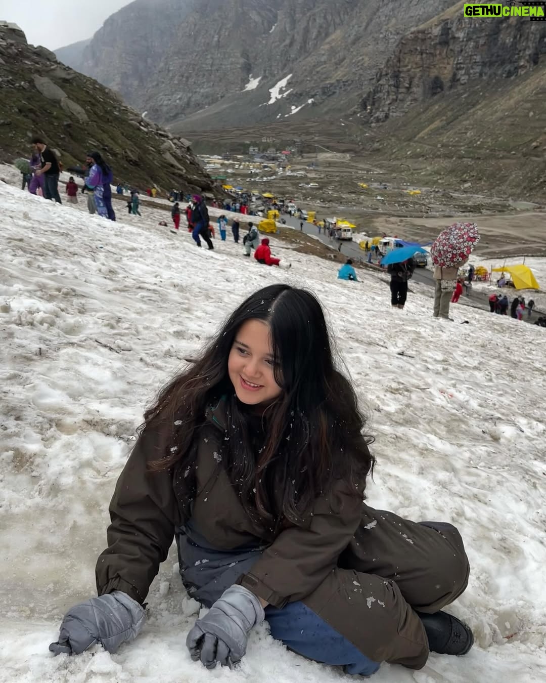 Siddhida Pathak - 10.9K Likes - 🏔️🤍