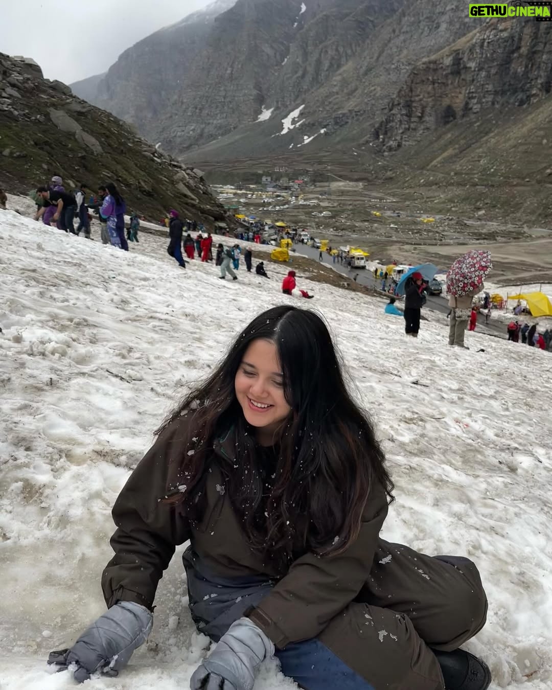 Siddhida Pathak - 10.9K Likes - 🏔️🤍