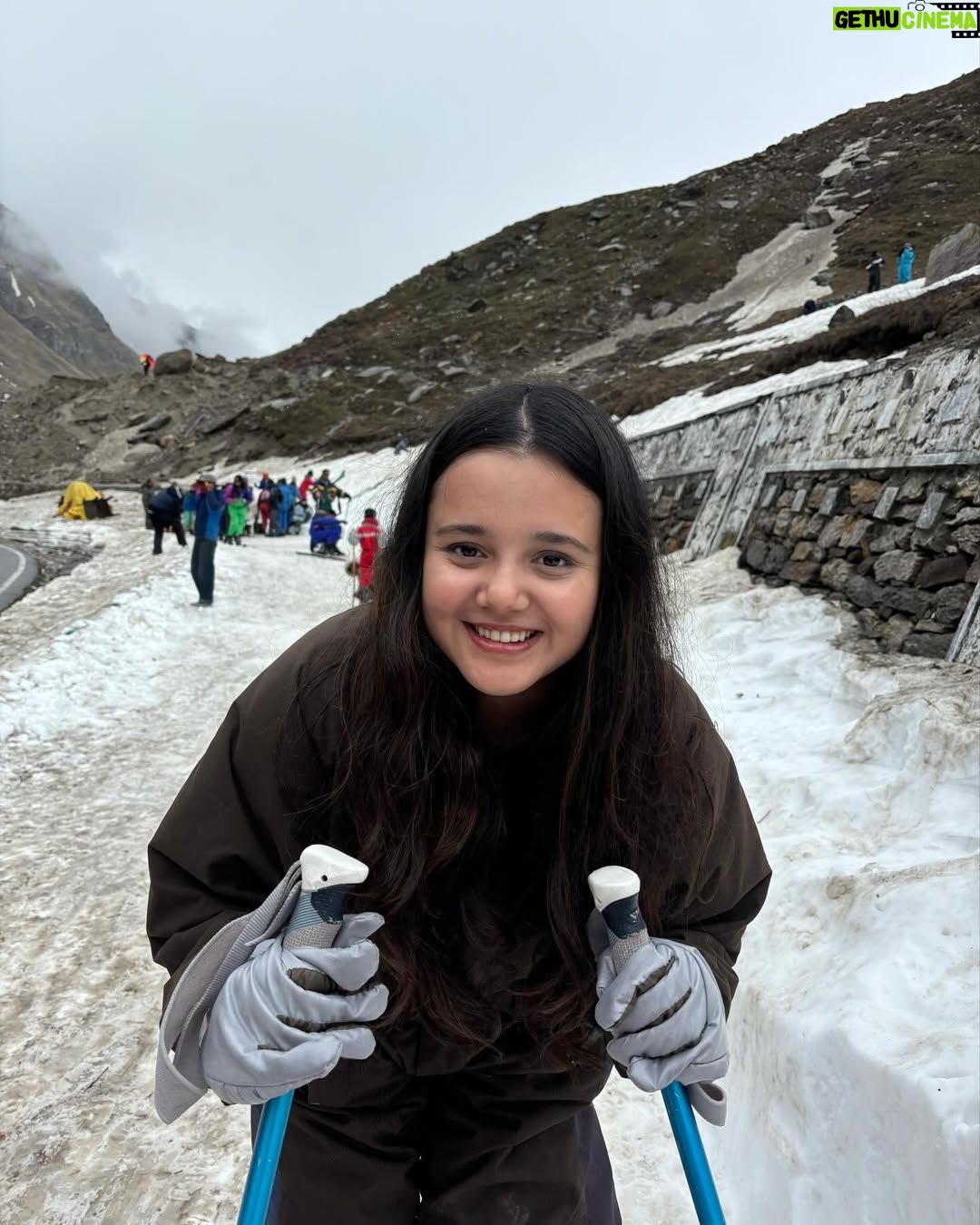 Siddhida Pathak - 10.9K Likes - 🏔️🤍