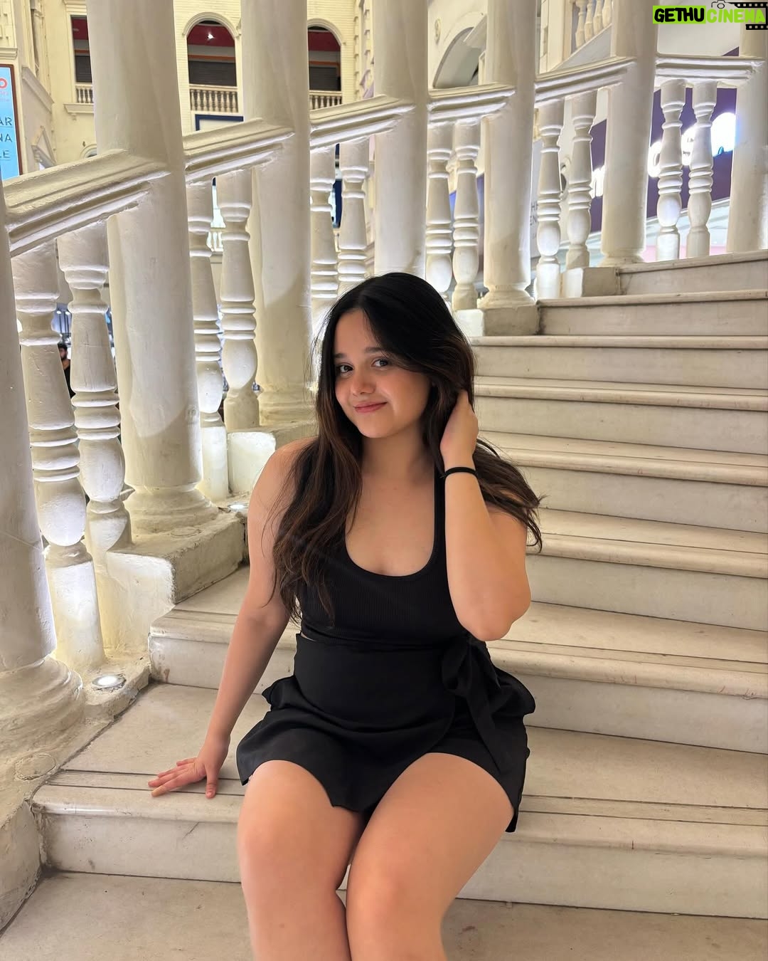 Siddhida Pathak - 11.1K Likes - To see how chaotic I am, check out the last photo/video