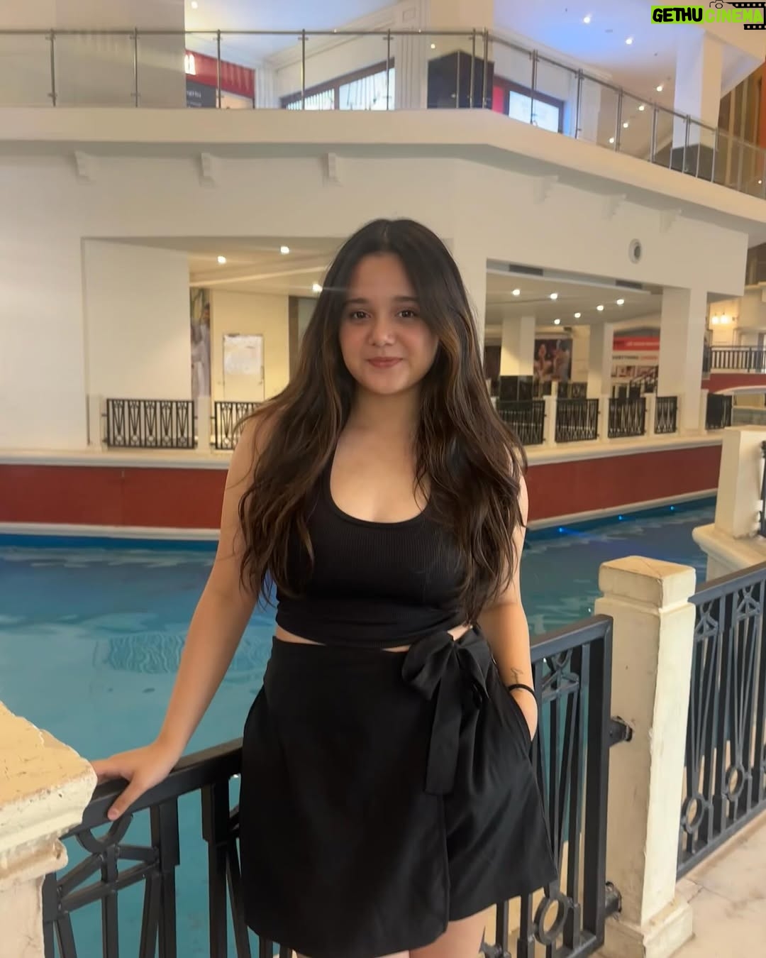 Siddhida Pathak - 11.1K Likes - To see how chaotic I am, check out the last photo/video