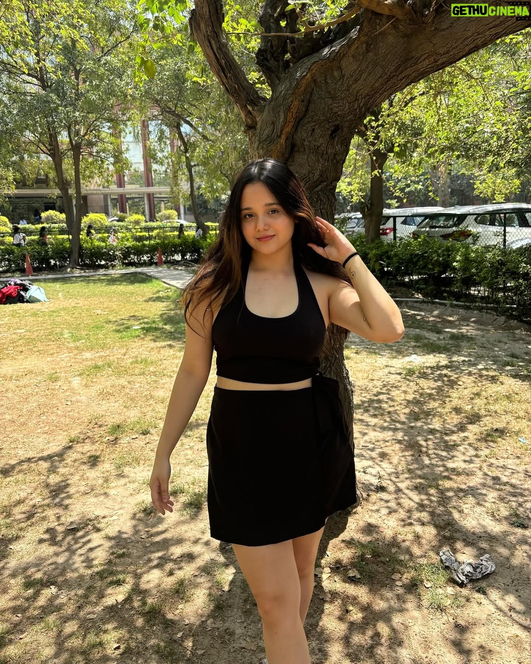 Siddhida Pathak - 11.1K Likes - To see how chaotic I am, check out the last photo/video