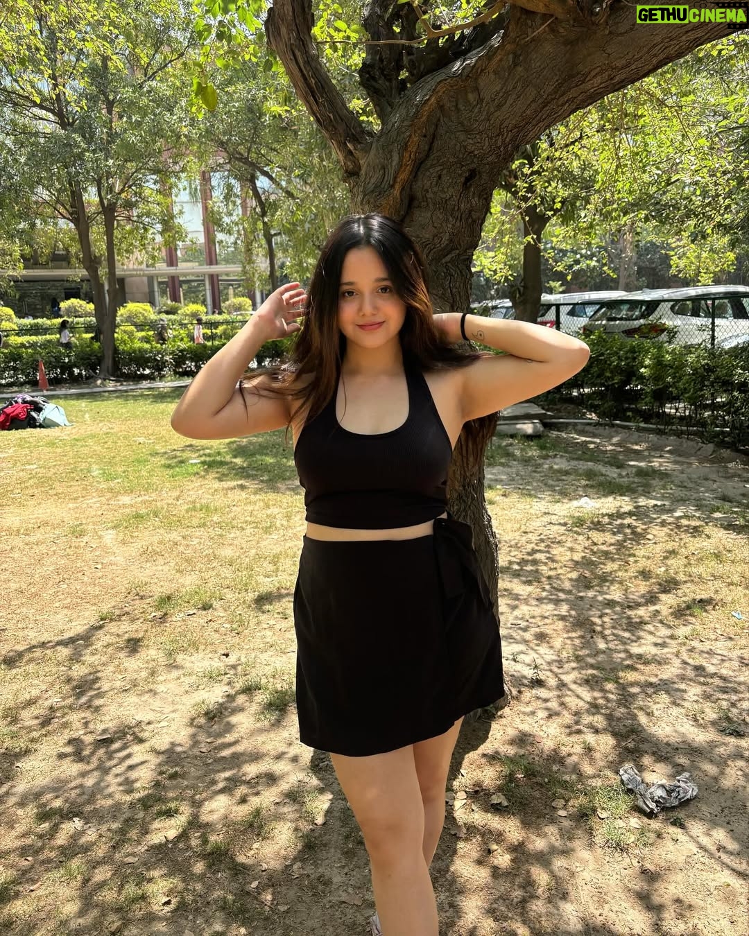 Siddhida Pathak - 11.1K Likes - To see how chaotic I am, check out the last photo/video