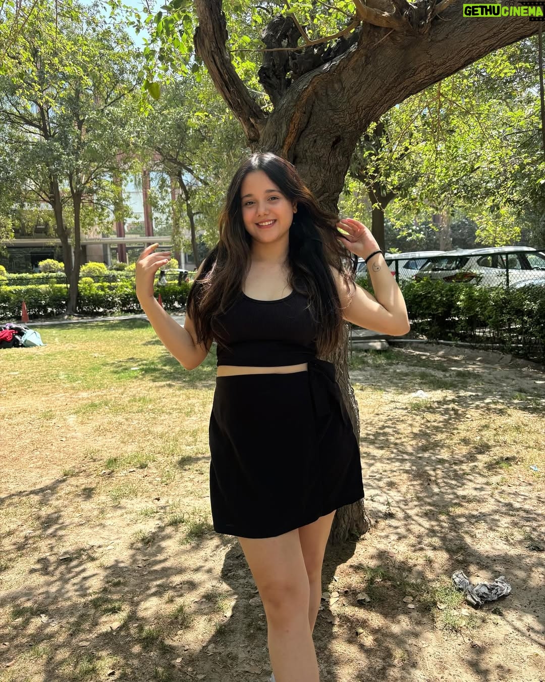 Siddhida Pathak - 11.1K Likes - To see how chaotic I am, check out the last photo/video