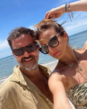 Silvia Navarro Instagram - Y sí, aquí hay amor 🧡 

 @flaviomedinal