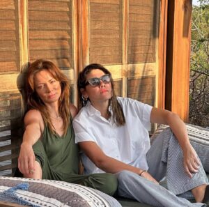 Silvia Navarro Instagram - Feliz cumple mi @rubelia
Te deseo felicidad, amor, salud, energía, diversión, sabiduría, paz, tranquilidad, que vengan cosas buenas, que estés bien, que sigas siendo nuestro #BabyBuda y recibas a manos llenas lo que tu corazón anhela.
¡Amo tu existencia! 🎉🎂🥳🎁❤️