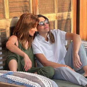 Silvia Navarro Instagram - Feliz cumple mi @rubelia
Te deseo felicidad, amor, salud, energía, diversión, sabiduría, paz, tranquilidad, que vengan cosas buenas, que estés bien, que sigas siendo nuestro #BabyBuda y recibas a manos llenas lo que tu corazón anhela.
¡Amo tu existencia! 🎉🎂🥳🎁❤️