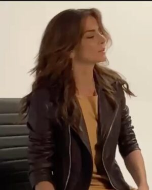 Silvia Navarro Instagram - Ella ... es Loli 😉
🍀 #LaSuerteDeLoli
@Telemundo