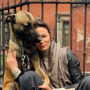 Silvia Navarro Instagram - Good things happen 🐾 all the time 🫶