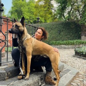 Silvia Navarro Instagram - Good things happen 🐾 all the time 🫶
